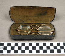 Object: Eyeglasses