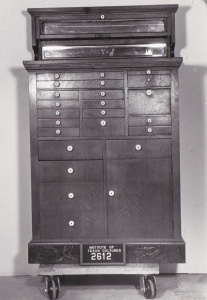 Object: Cabinet (Dentist Cabinet)